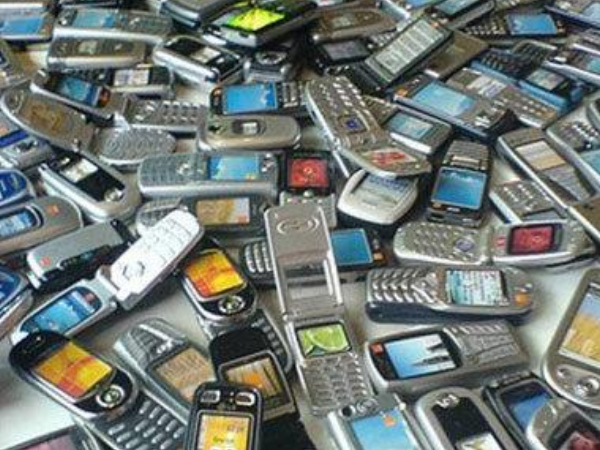 Cấm nhập khẩu ĐTDĐ, máy tính bảng cũ
