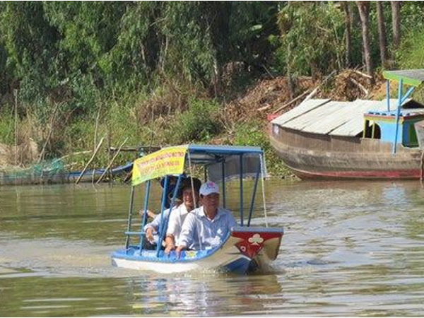 Chế tạo thành công thuyền chạy bằng năng lượng mặt trời